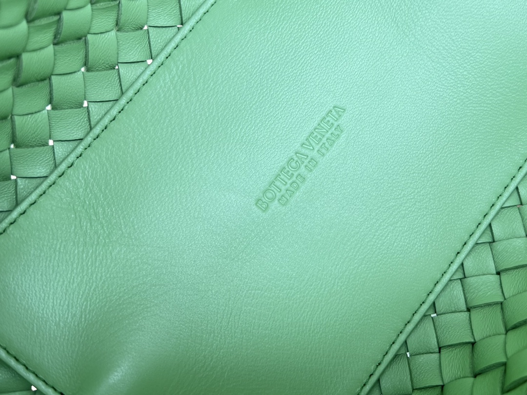 Mini Cabat Intreccio Leather Tote Apple Green